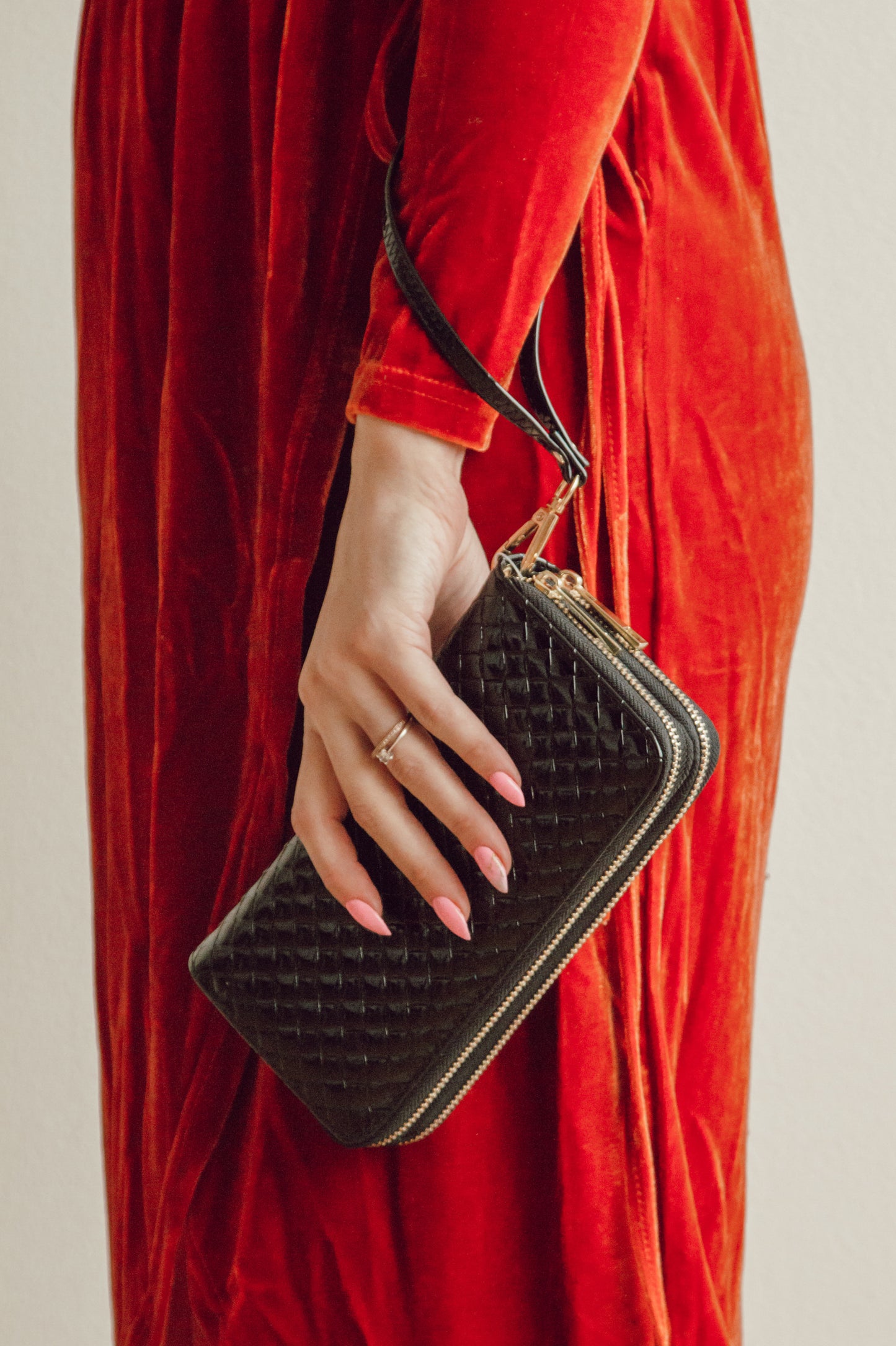 "ANNABELLE" Wristlet Bag By Lithyc - lithyc.com