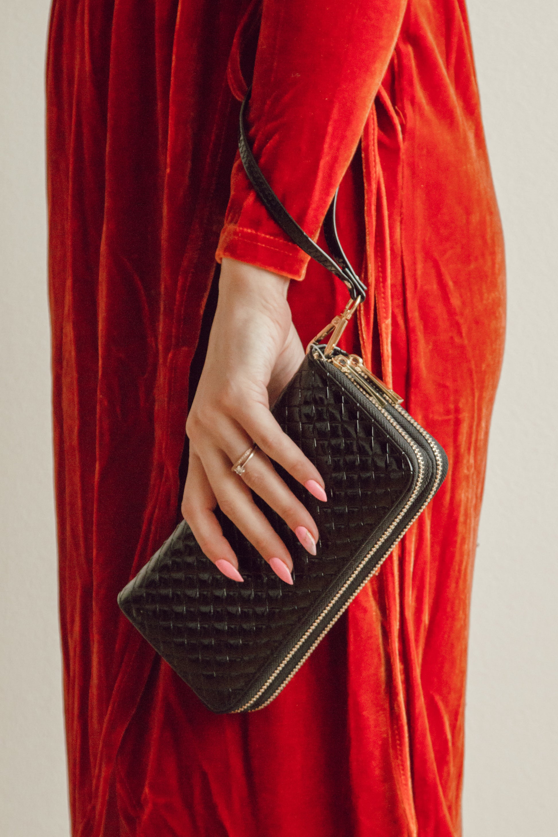 "ANNABELLE" Wristlet Bag By Lithyc - lithyc.com